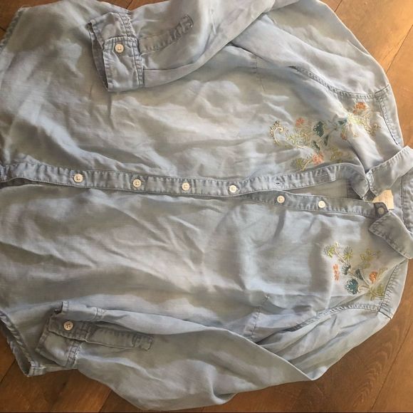 Chico's Tops - Chicos size 1 blue jean light shirt button down